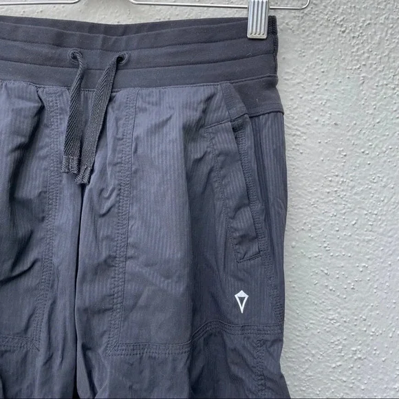 Ivivva cropped studio pants 12 - Picture 3 of 5